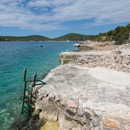 Holiday home House Fumes Pasman